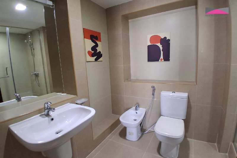SPACIOUS and STYLISH 2BR APARTMENT  – Slide 10