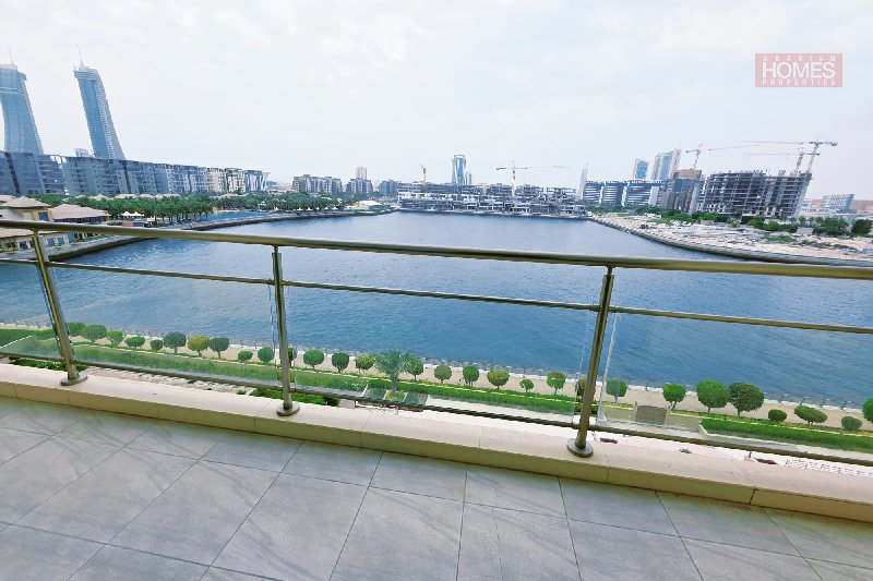 HOT DEAL AFFORDABLE & NEGOTIABLE SEAVIEW BALCONY PET FREE – Slide 1