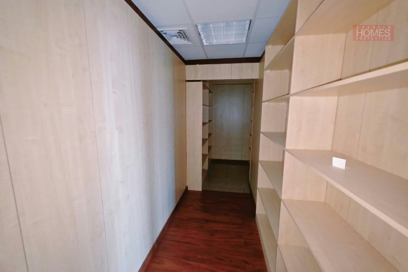 NEGOTIABLE BIGGER ROOMS PARTITIONED IN A COMMERCIAL AREA – Slide 10