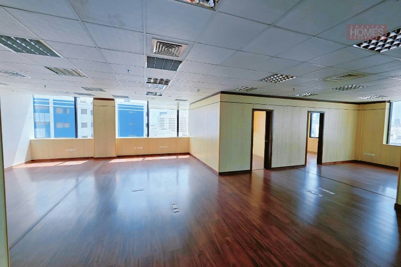NEGOTIABLE BIGGER ROOMS PARTITIONED IN A COMMERCIAL AREA – Slide 6