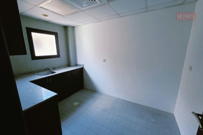 NEGOTIABLE BIGGER ROOMS PARTITIONED IN A COMMERCIAL AREA – Slide 11