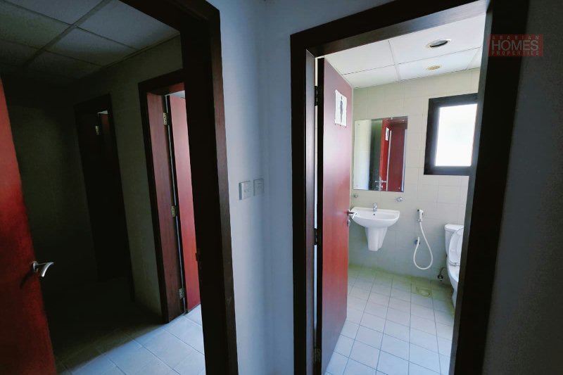 NEGOTIABLE BIGGER ROOMS PARTITIONED IN A COMMERCIAL AREA – Slide 12