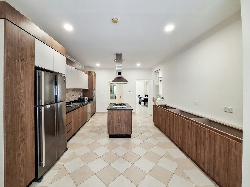 Newly Renovated | Fully Furnished | Modern – Slide 6