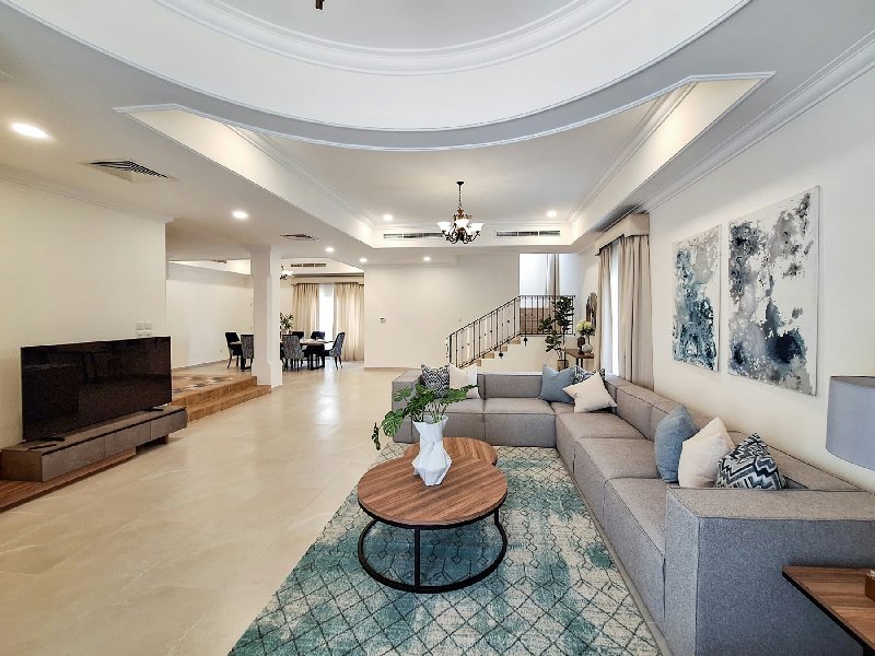 Newly Renovated | Fully Furnished | Modern – Slide 1