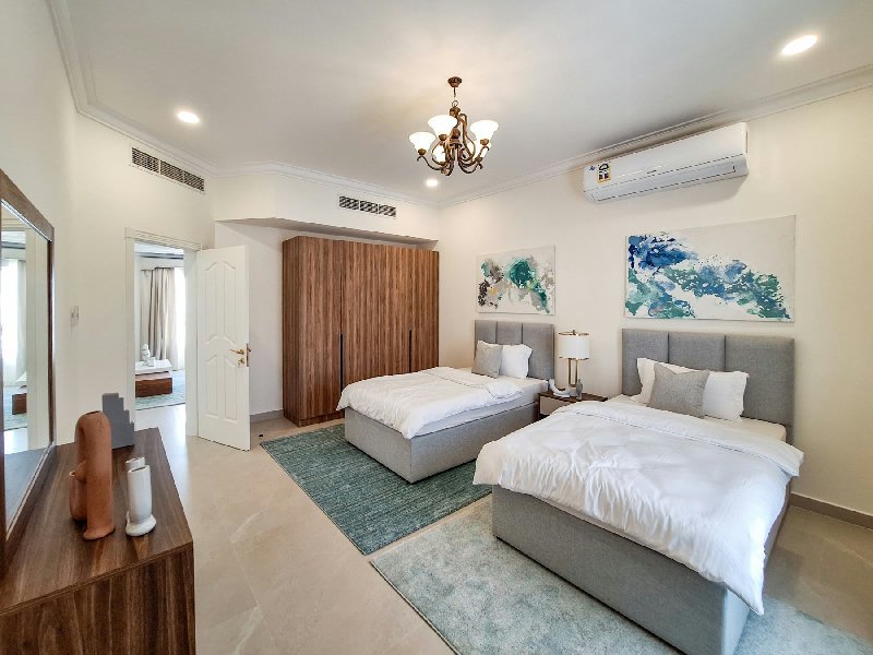 Newly Renovated | Fully Furnished | Modern – Slide 11