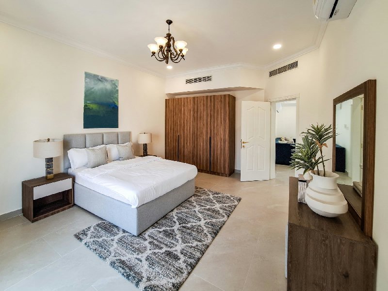 Newly Renovated | Fully Furnished | Modern – Slide 10