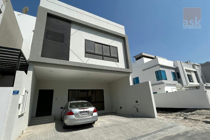 فيلا فاخرة للبيع في ديار المحرق – موقع راقٍ وحياة عصرية – Slide 1