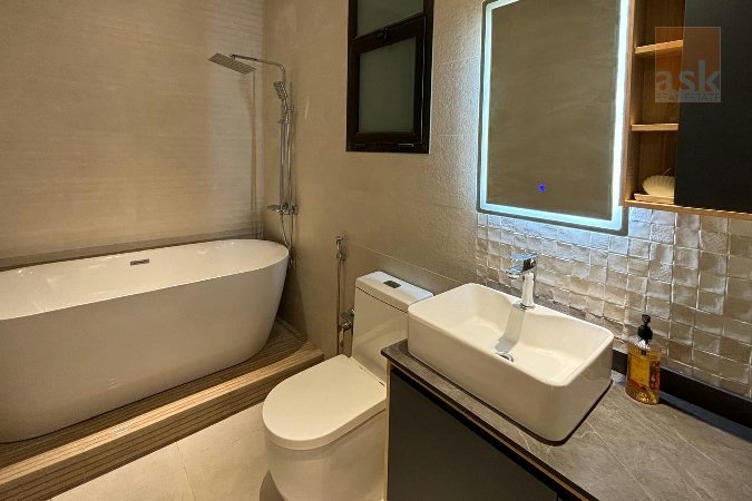 للبيع فيلا فاخرة في منطقة جو  – Slide 6