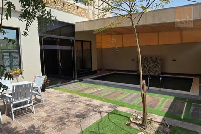 للبيع فيلا فاخرة في منطقة جو  – Slide 2