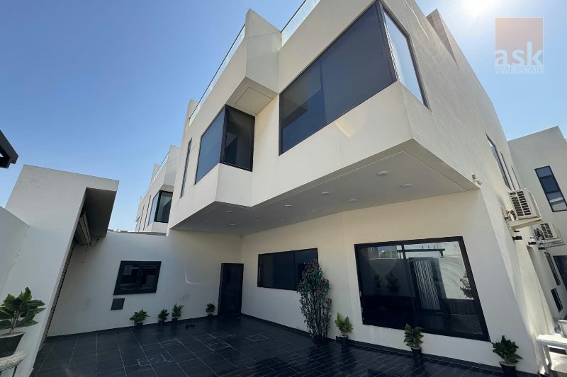 للبيع فيلا فاخرة في منطقة سار  – Slide 2