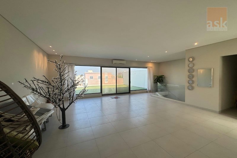 للبيع فيلا فاخرة في منطقة سار  – Slide 13