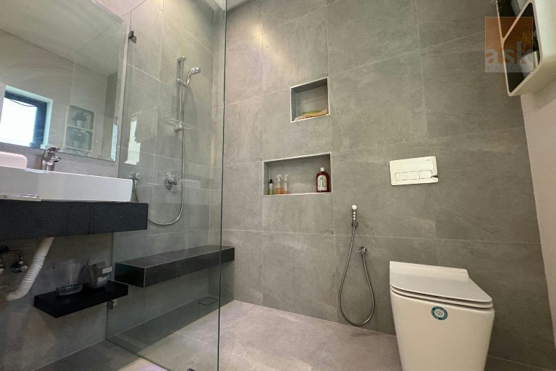 للبيع فيلا فاخرة في منطقة سار  – Slide 8