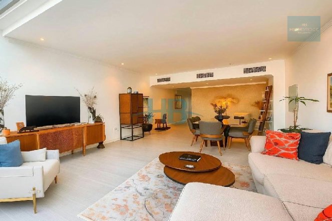 فيلا راقيه ع البحر في امواج  - View 3