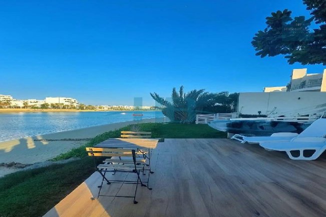 فيلا راقيه ع البحر في امواج  – Slide 14