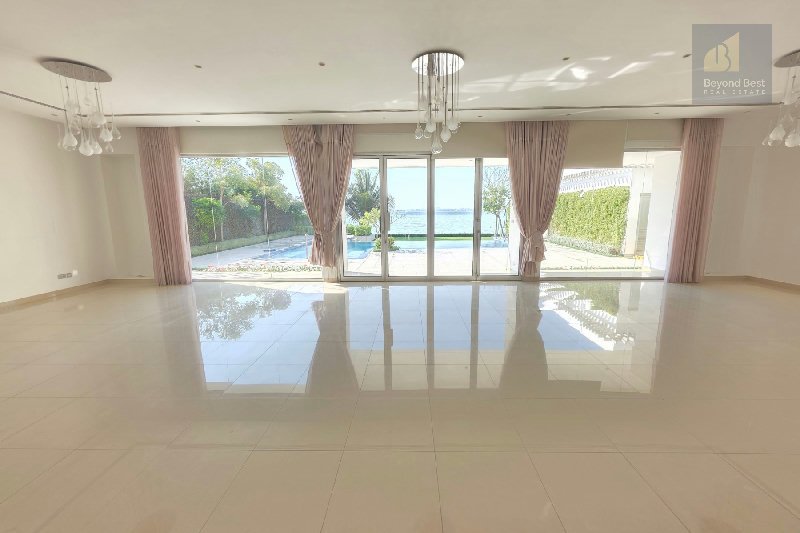 Exclusive Oceanfront Villa: Luxury Redefined – Slide 5
