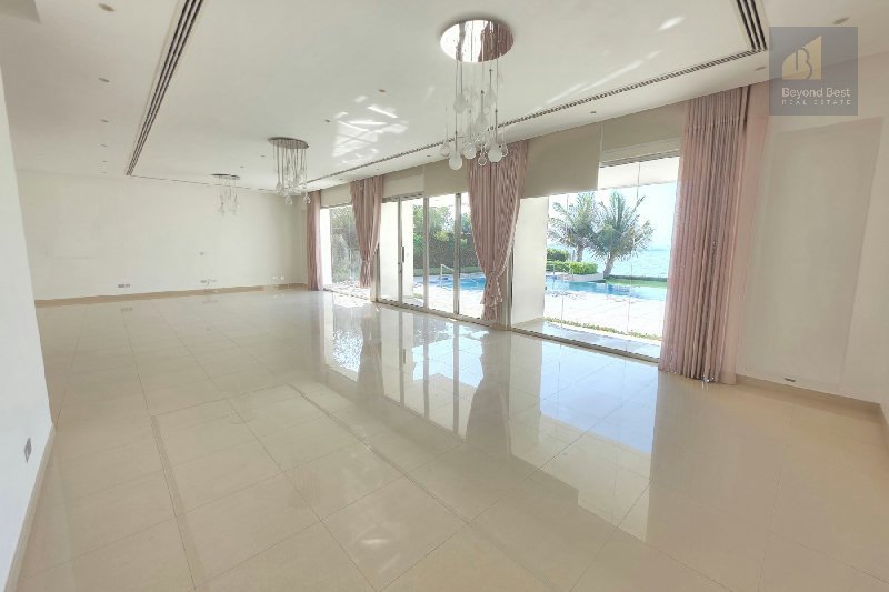 Exclusive Oceanfront Villa: Luxury Redefined – Slide 6
