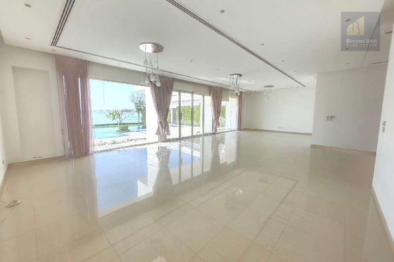 Exclusive Oceanfront Villa: Luxury Redefined – Slide 7