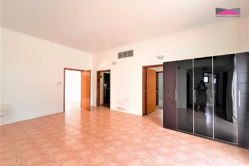 SPACIOUS | PRIVATE GARDEN | FAMILY VILLA – Slide 8