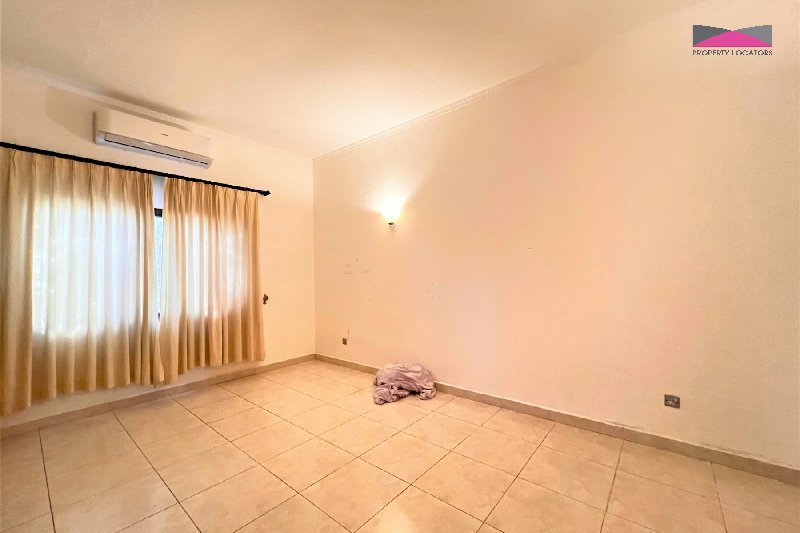 SPACIOUS | PRIVATE GARDEN | FAMILY VILLA – Slide 10