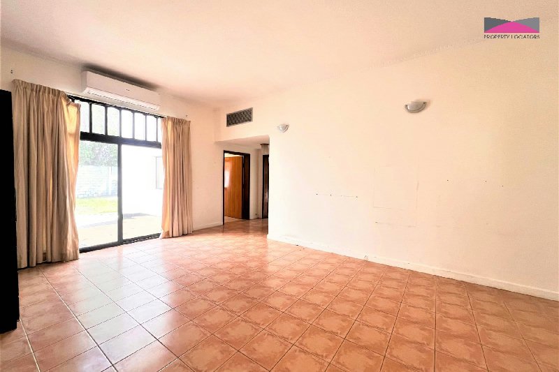 SPACIOUS | PRIVATE GARDEN | FAMILY VILLA – Slide 5