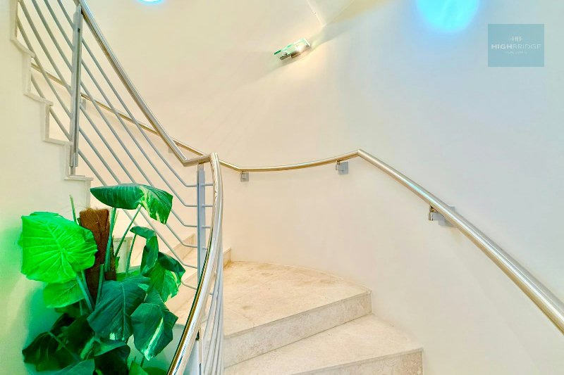 Prestigious Villa on Open Sea I Fairuz 3 I Ready – Slide 18