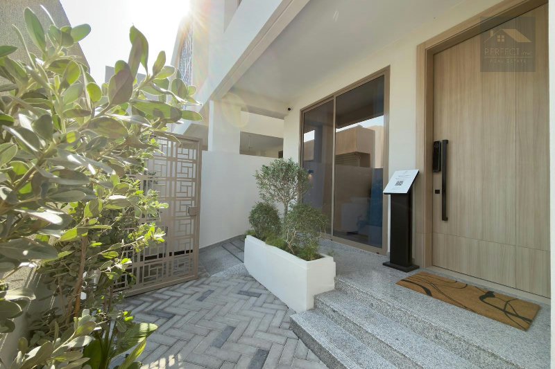 BRAND NEW VILLA | MODERN SMART SYSTEM | GOLDEN VISA  - View 2