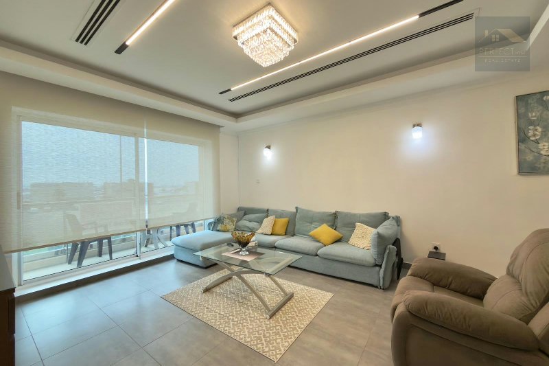 LUXURIOUS | FREEHOLD | SPACIOUS | MODERN – Slide 2