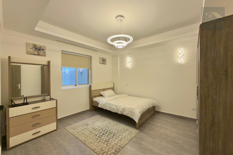 LUXURIOUS | FREEHOLD | SPACIOUS | MODERN – Slide 5