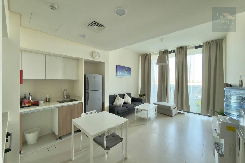 FREEHOLD | LUXURIOUS | BEACH ACCESS | CLOSE TO MALL – Slide 2