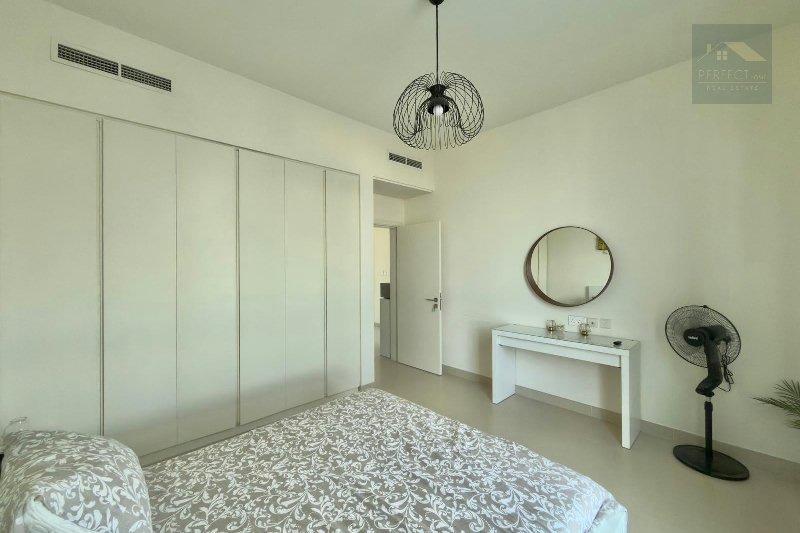 FREEHOLD | LUXURIOUS | BEACH ACCESS | CLOSE TO MALL – Slide 8