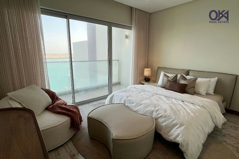 Luxury Waterfront Villa  – Slide 4