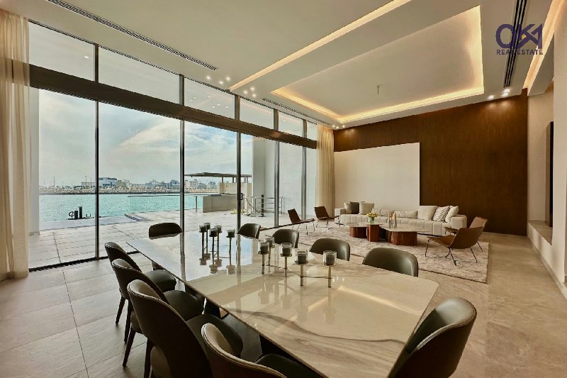 ULTRA LUXURY / FREE HOLD / WATERFRONT LIVING  – Slide 4