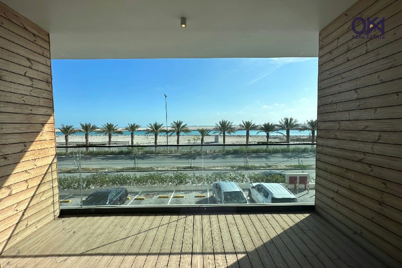 SEA VIEW / BEST AMENITIES  – Slide 4