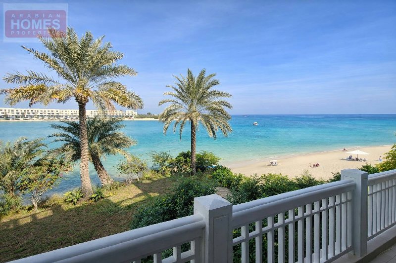 BEST PRICED  ● LUXURY ● BEACH FRONT ● RENOVATED UNIT – Slide 4