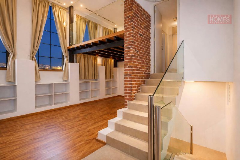 CUSTOM MADE VILLA ● FREEHOLD ● JETTY ●CLOSED GARAGE ● GARDEN. - View 2